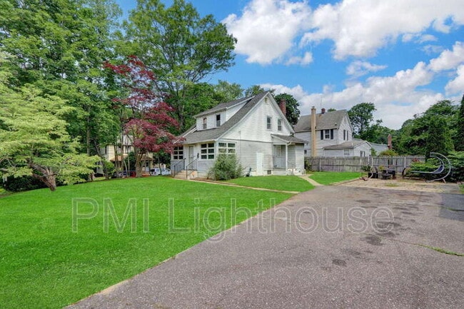 Photo - 15 Canyon St House