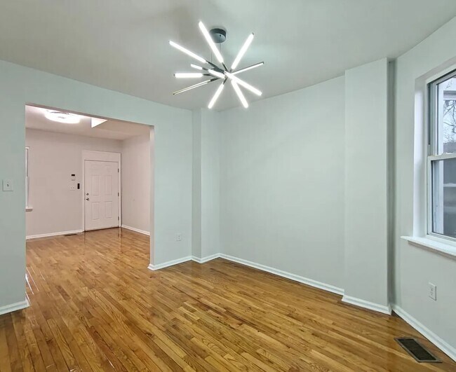 Foto del edificio - 5415 Media St