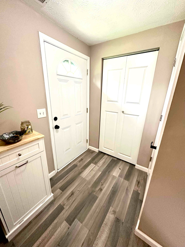 Foto del edificio - 4587 Timberline Ct
