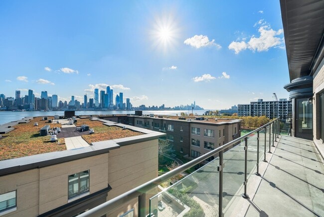 Building Photo - 100 Eton Row