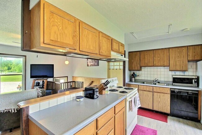 Building Photo - 3135 Scarlett Dr