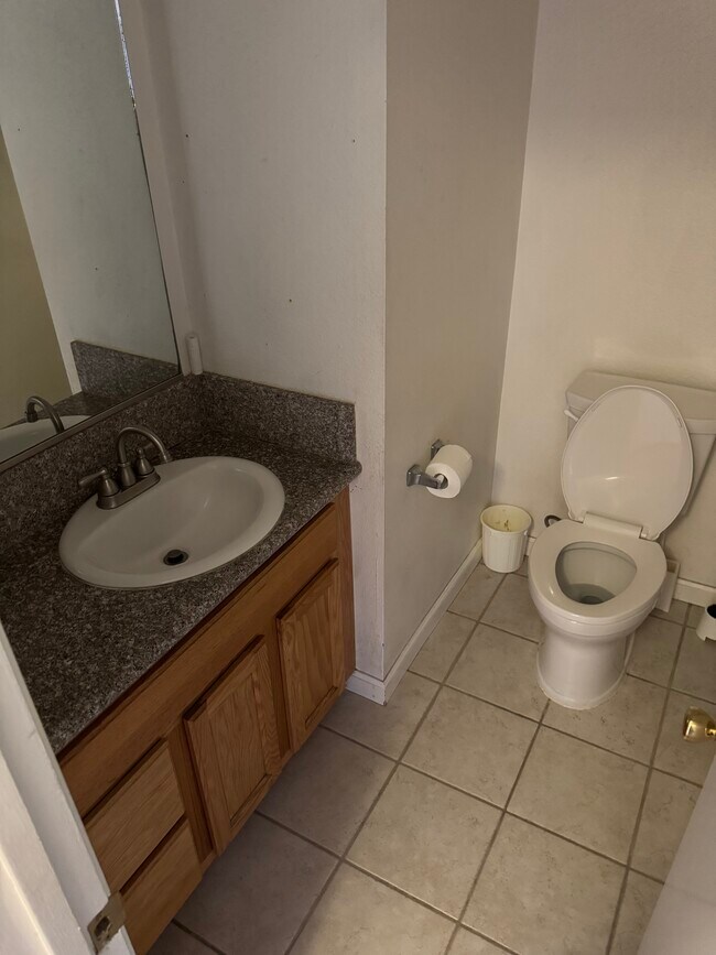 Foto del edificio - 106 N Chapel Ave