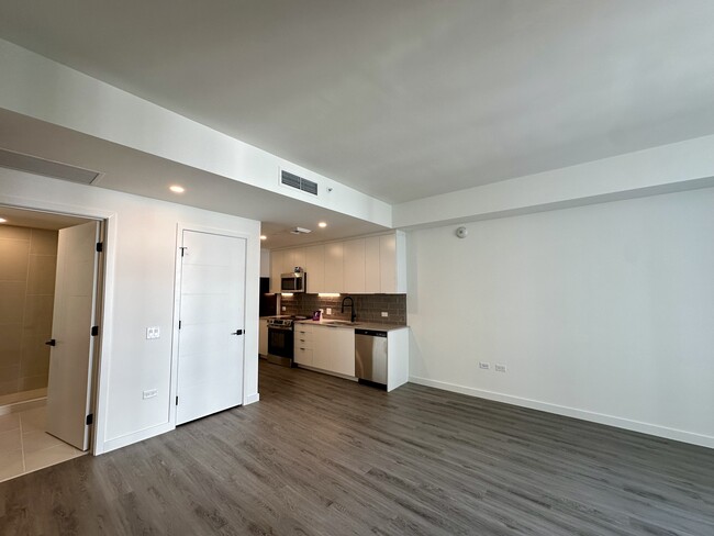 Foto del edificio - 114 NE 22nd St