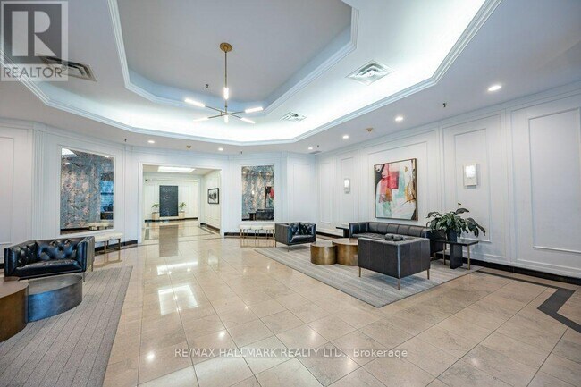 Photo du bâtiment - 8-1718 Hillcrest Ave