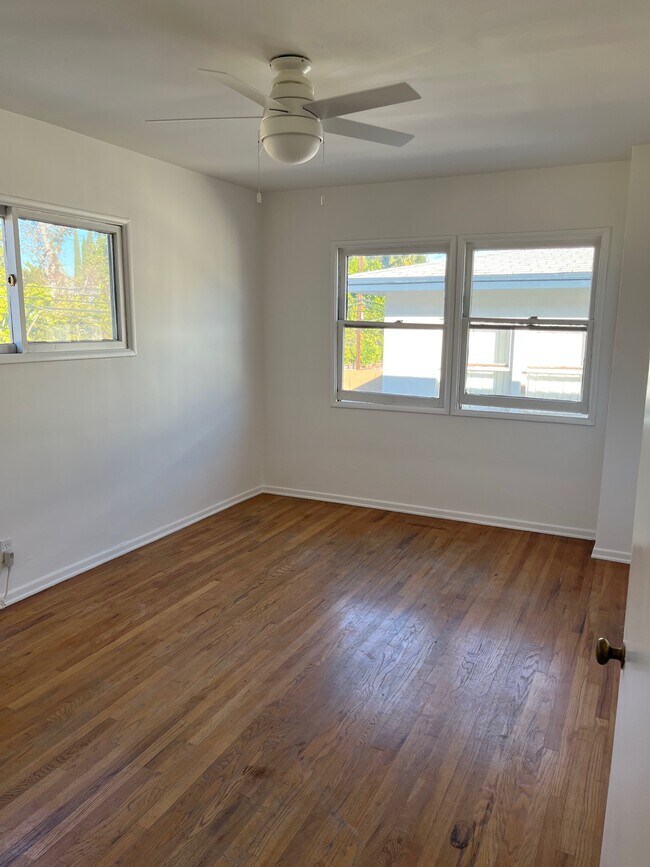 Foto del edificio - 13213 Oxnard St