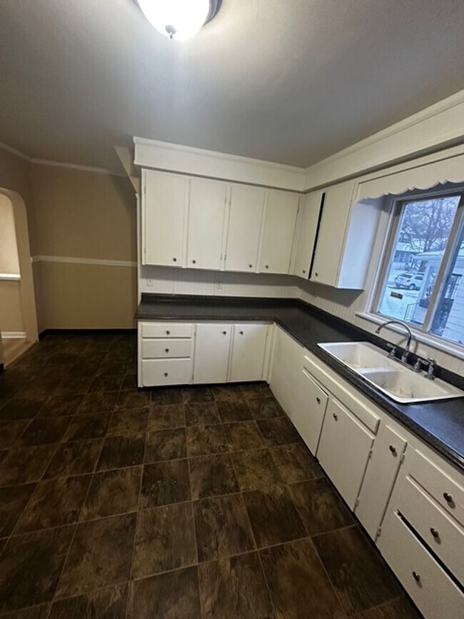 Foto del edificio - 80 Rand St