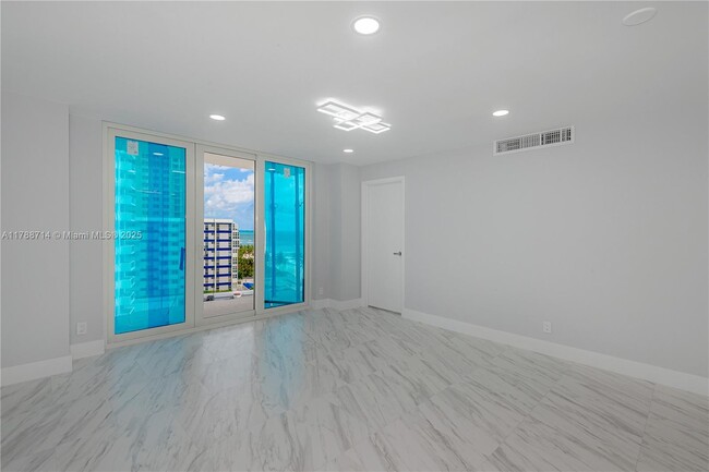 Building Photo - 3180 S Ocean Dr