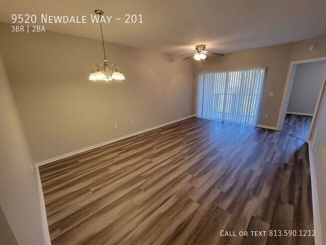 Building Photo - Beautifully Updated Riverview Condo