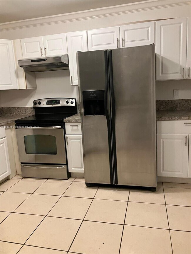 Foto del edificio - 4025 W McNab Rd