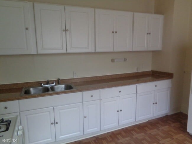 Building Photo - 3 br, 1 bath House - 6329 E Canfield St