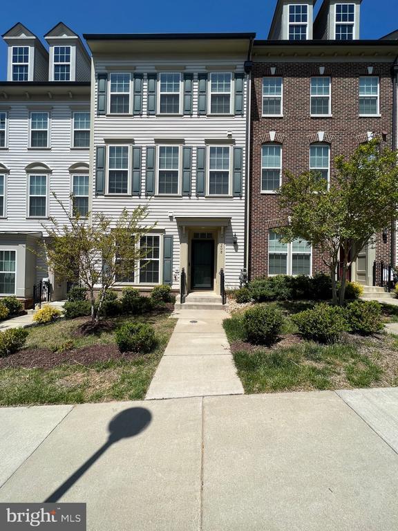 Primary Photo - 208 Freesia Ln