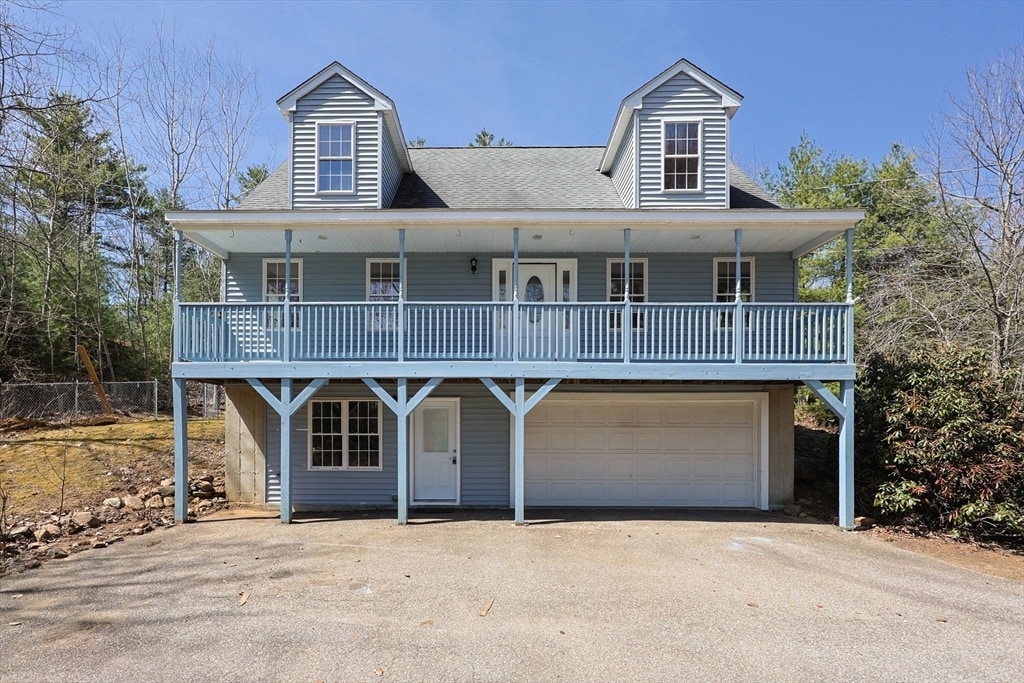 Foto principal - 127 Brook Rd