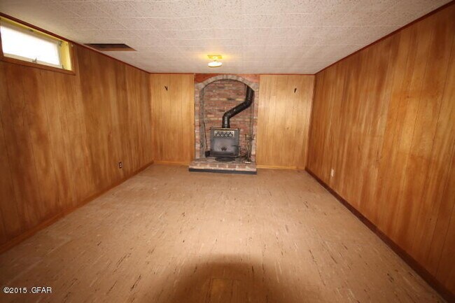 Building Photo - 105 Riverview 1 E