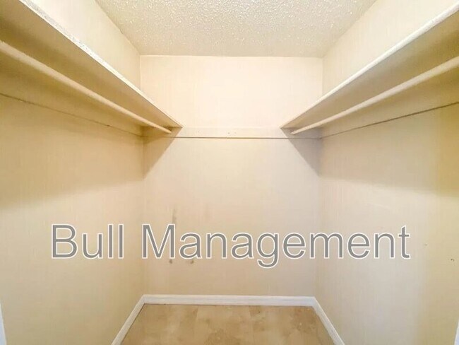 Building Photo - 28 South Ortman Drive