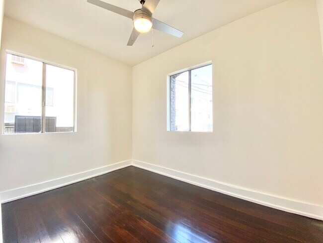 Building Photo - 1327 Magnolia Ave