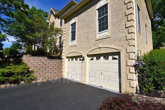 Building Photo - 3727 Green Ridge Rd