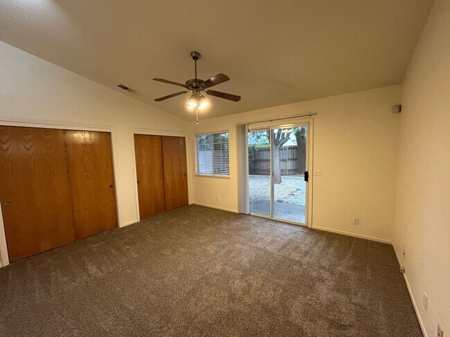 Foto del edificio - MOVE IN SPECIAL...$500 OFF OF THE 1ST MONT...