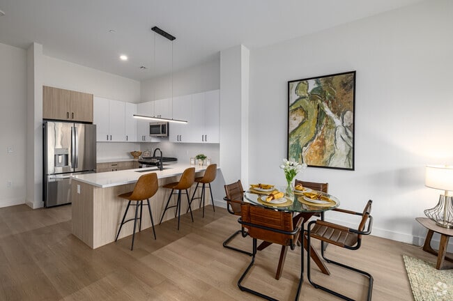 1BR, 1BA - 674SF - Dining Room - The Alice