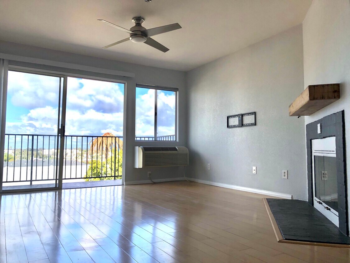 Great Room 13x19 - 3815 Georgia St