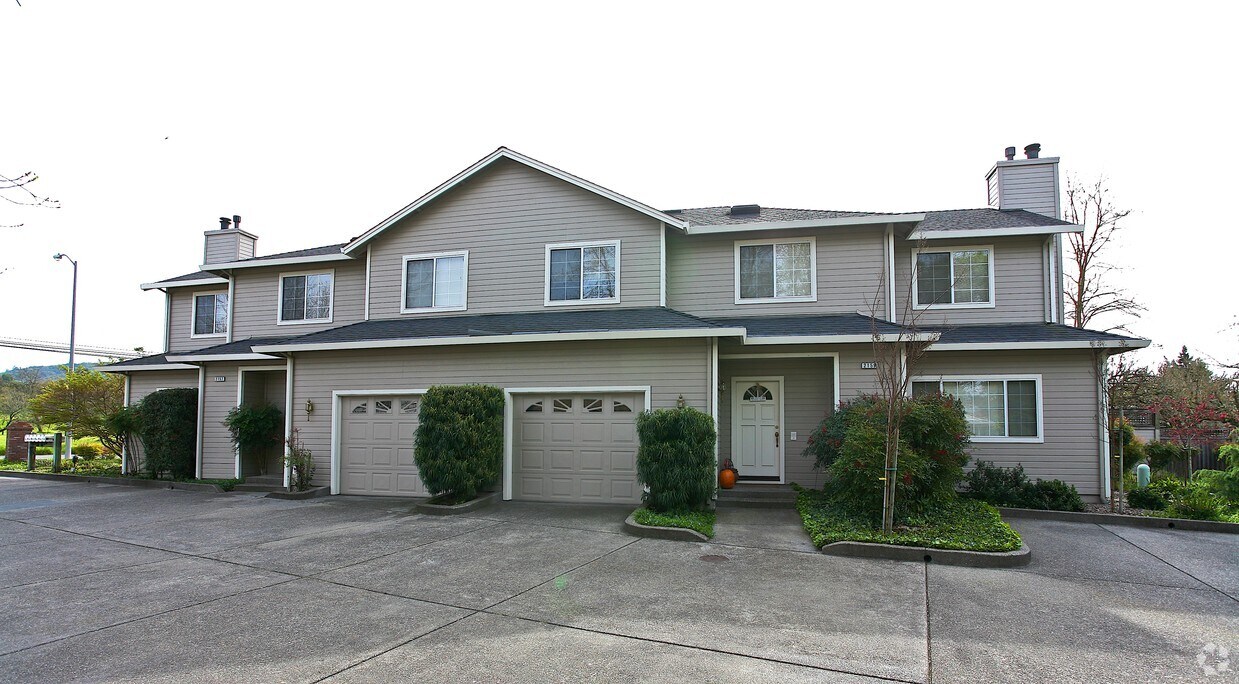 Building Photo - 2157 Summerfield Rd