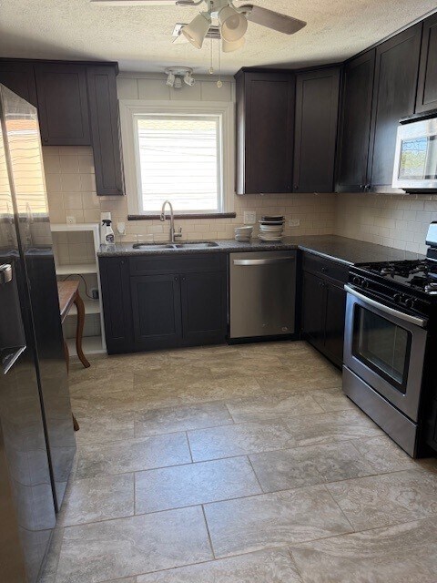 Foto del edificio - 3720 Avenue P 1/2 Rear