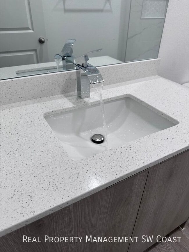 Photo - 1263 Hillcrest St E House