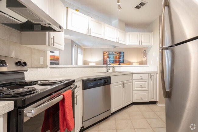 Interior Photo - Winthrop West