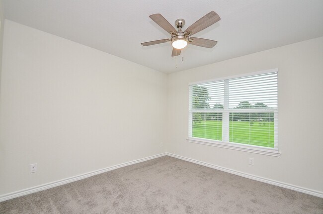 Foto del edificio - 12961 Orion Ct E