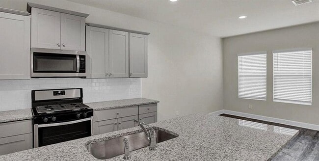 Building Photo - 133 Netherland St