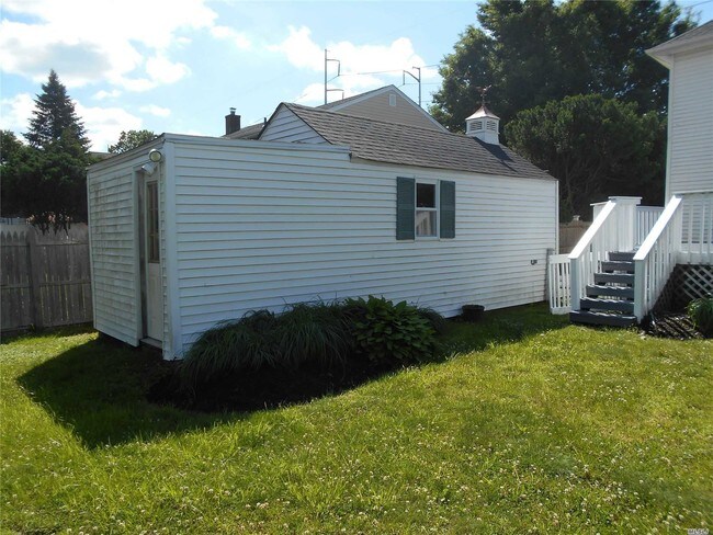 Building Photo - 59 Railroad St