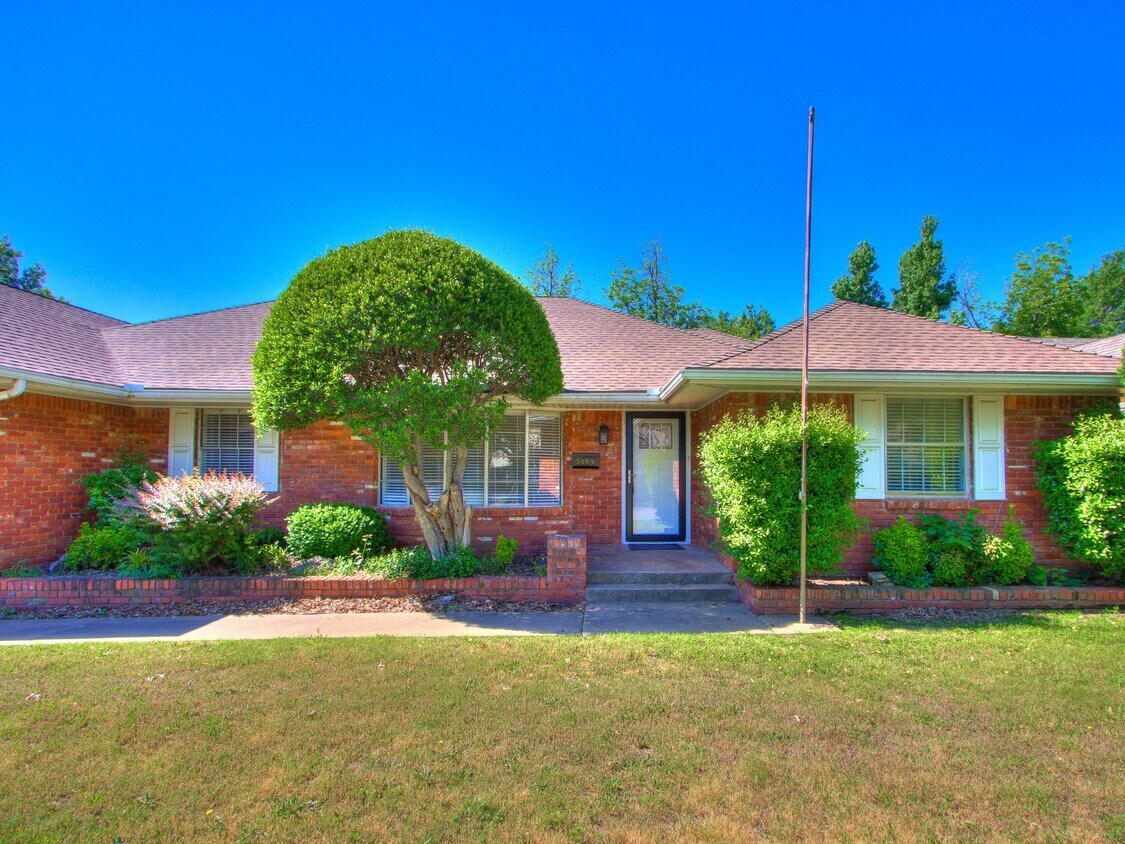 Primary Photo - 3004 Kent Dr
