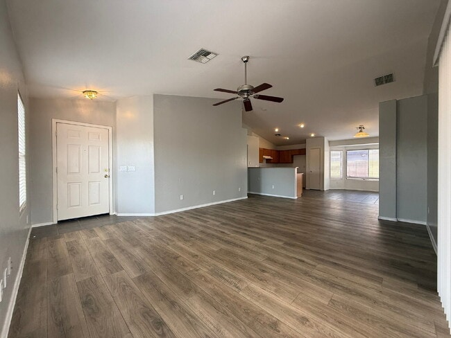 Building Photo - Spacious 4-Bedroom Home with Large Backyar...