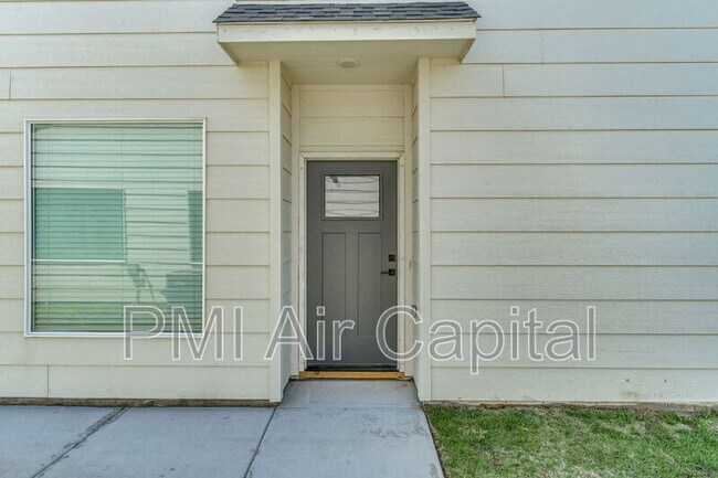 Building Photo - 4315 N Sandplum St