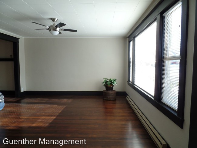 Foto del edificio - 422 W Montgomery Ave