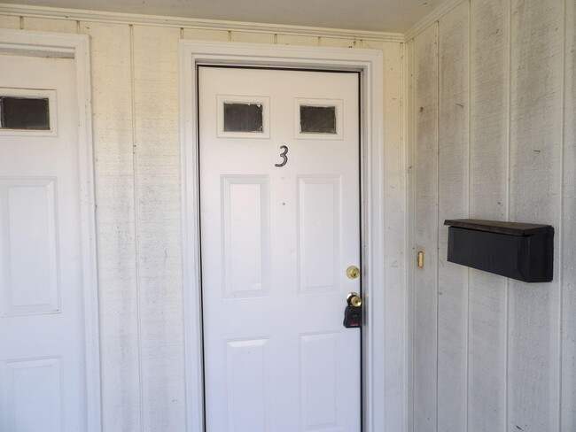 Building Photo - 75 Ashwood Ct