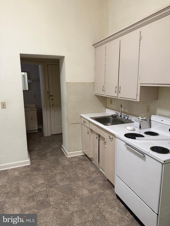 Building Photo - 232 W Main St