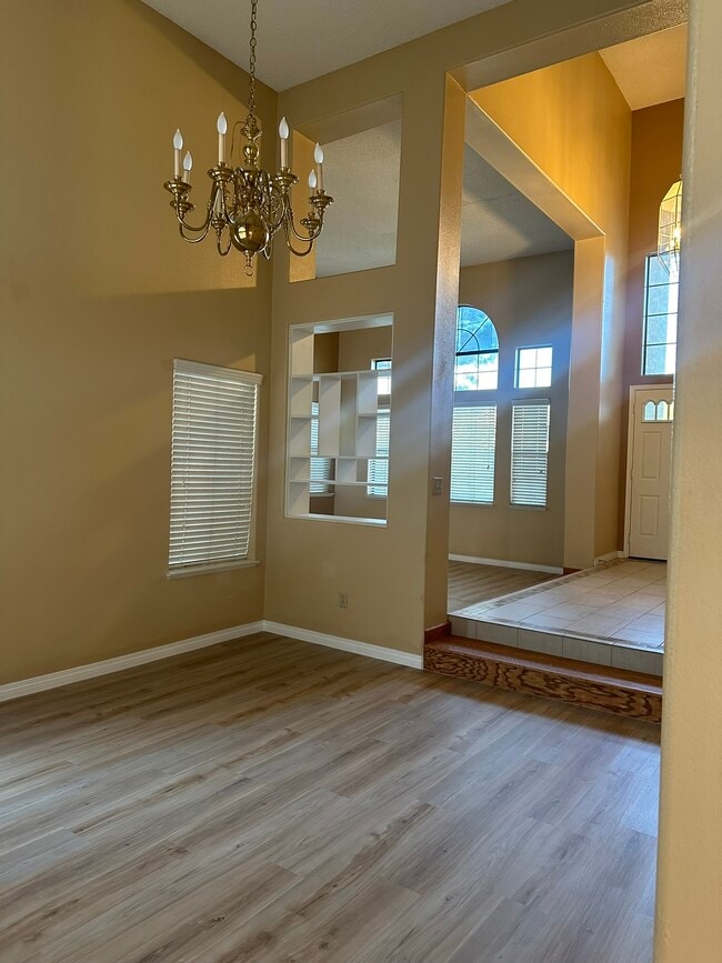 Building Photo - 42263 Valley Vista Dr