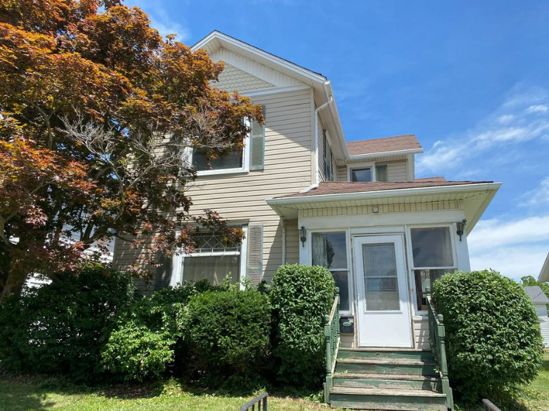 Primary Photo - 128 Center St