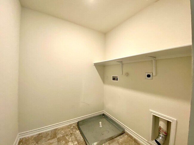 Foto del edificio - 3 Bed 2.5 Bath home in Overlook at Medio C...