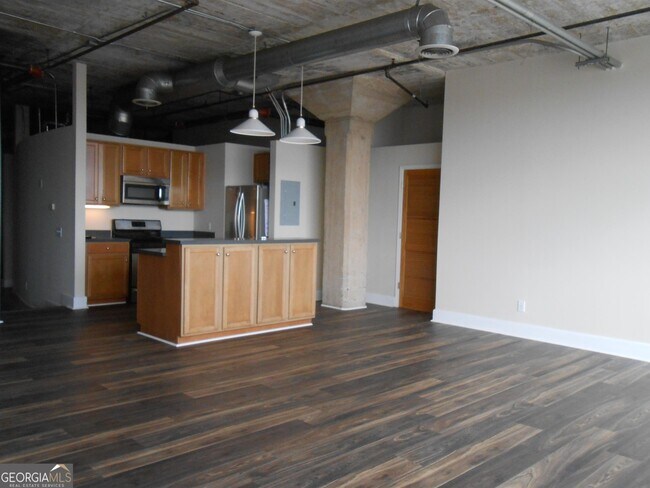Building Photo - 505 Whitehall St SW