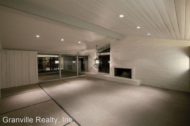 Building Photo - 3 br, 2.5 bath House - 2470 W San Jose Avenue