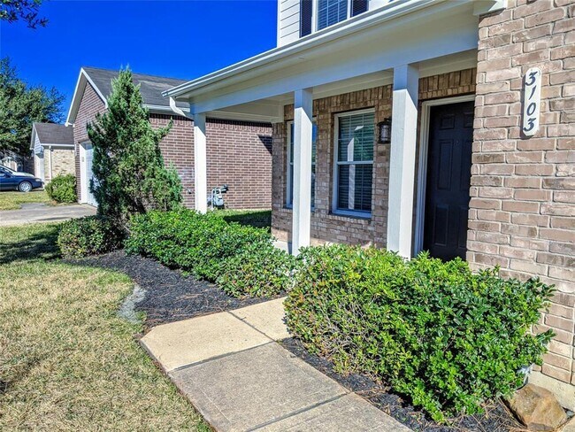 Foto del edificio - 3103 Centennial Village Dr