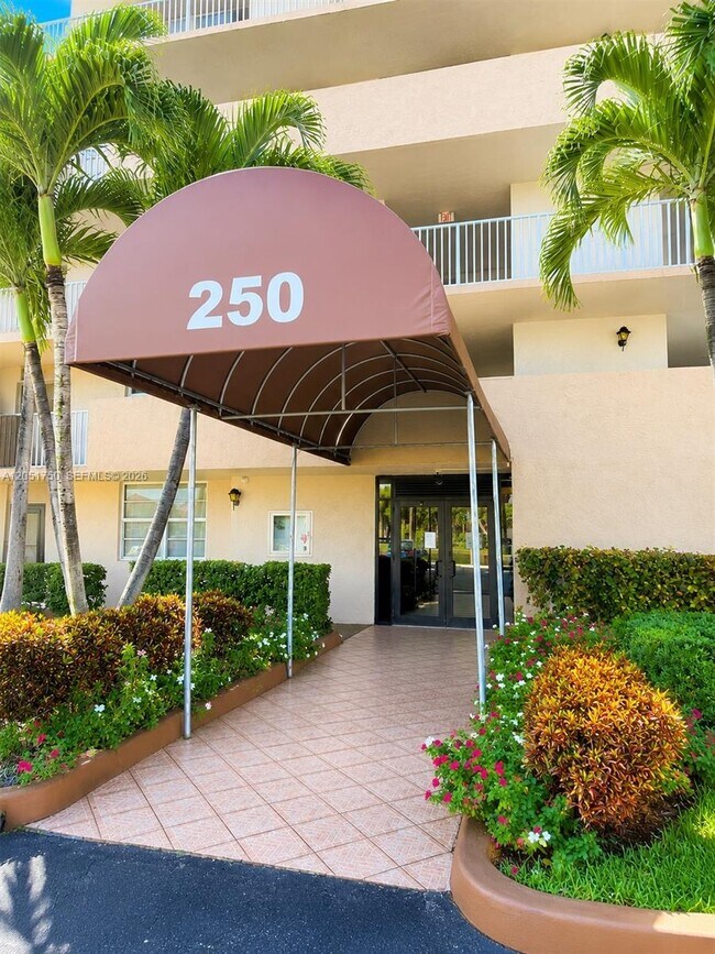 Foto del edificio - 250 Jacaranda Dr