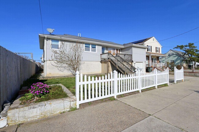 Building Photo - 361 N Richmond Ave