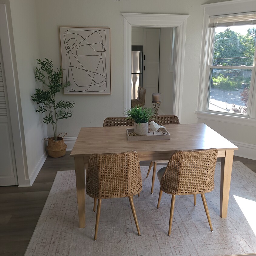 Dining Room - 3402 Portland Ave