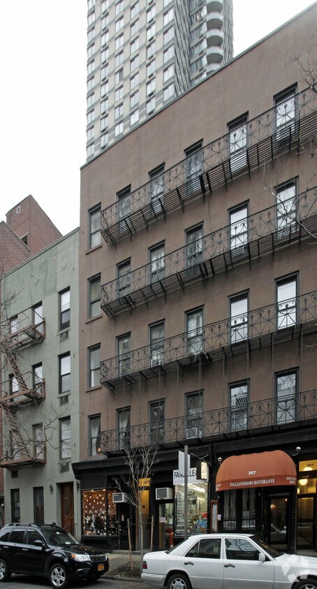 Foto del edificio - 305 E 84th St