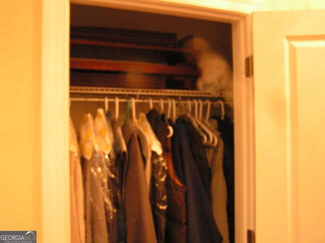 Building Photo - 136 Village Dr