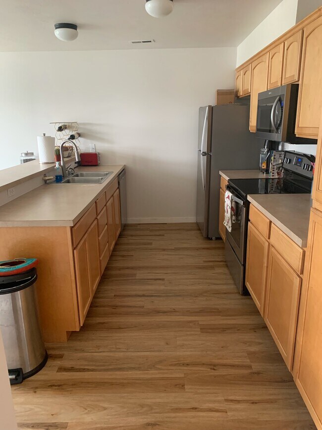 Kitchen - 8854 N Pamela St