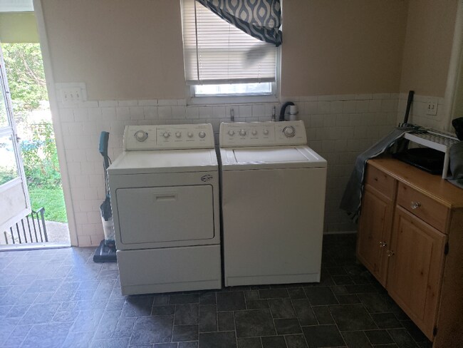 Foto del edificio - 3910 Fleetwood Ave