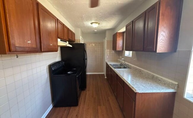 Building Photo - 1261 Hildreth Ave